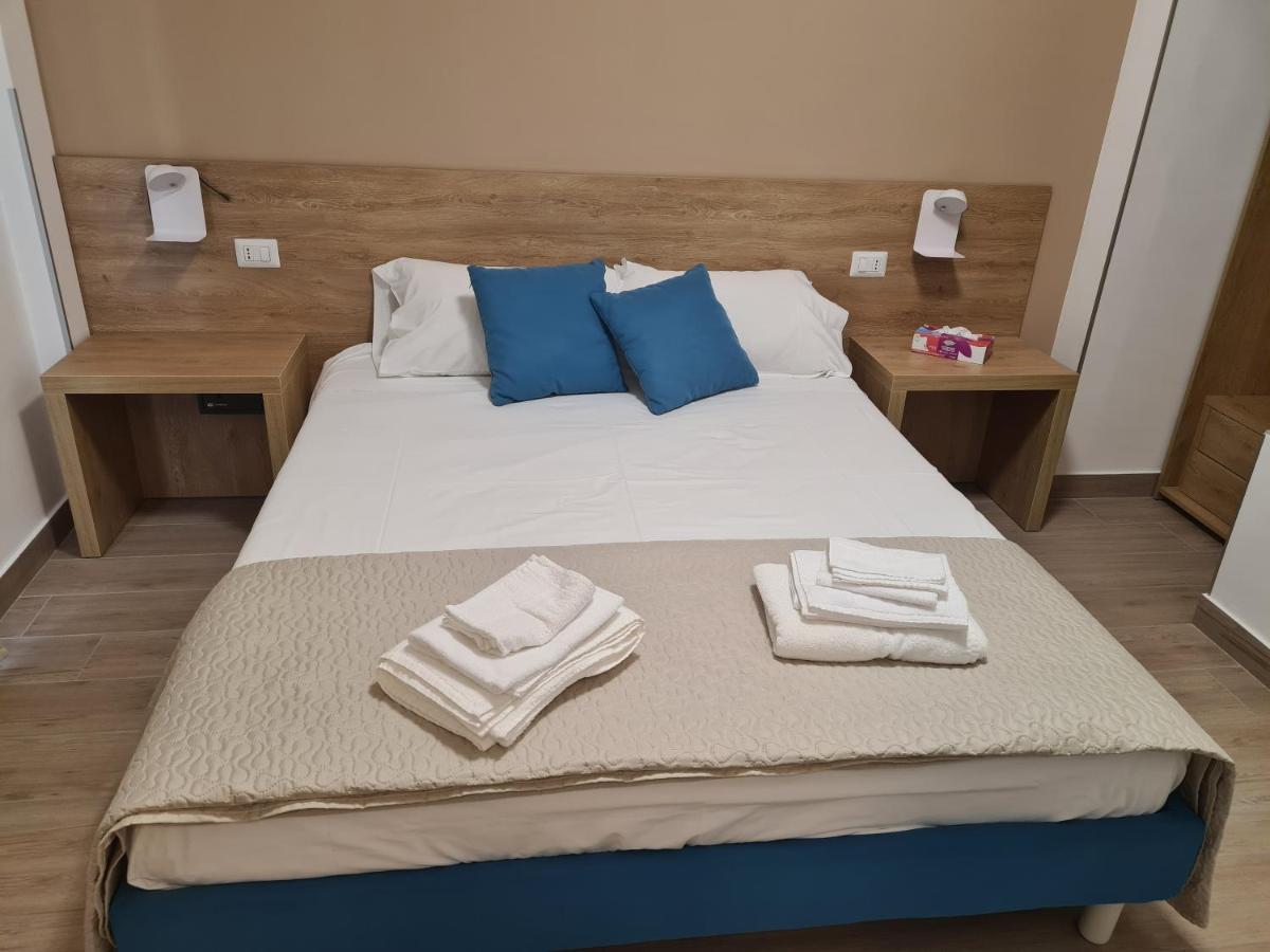 B&B Al Quadrato 斯卡莱阿 外观 照片