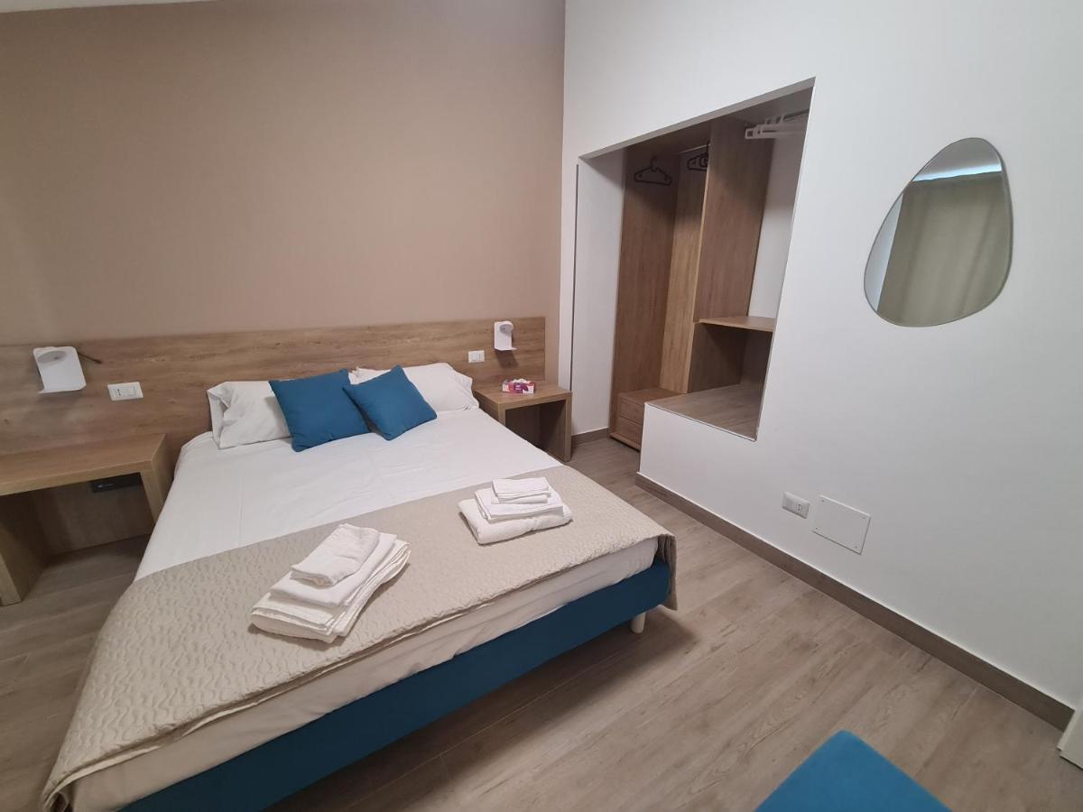 B&B Al Quadrato 斯卡莱阿 外观 照片
