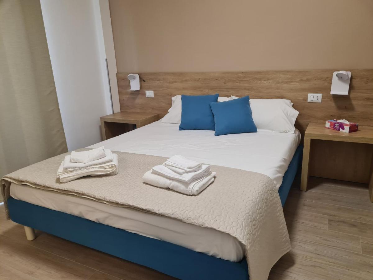 B&B Al Quadrato 斯卡莱阿 外观 照片
